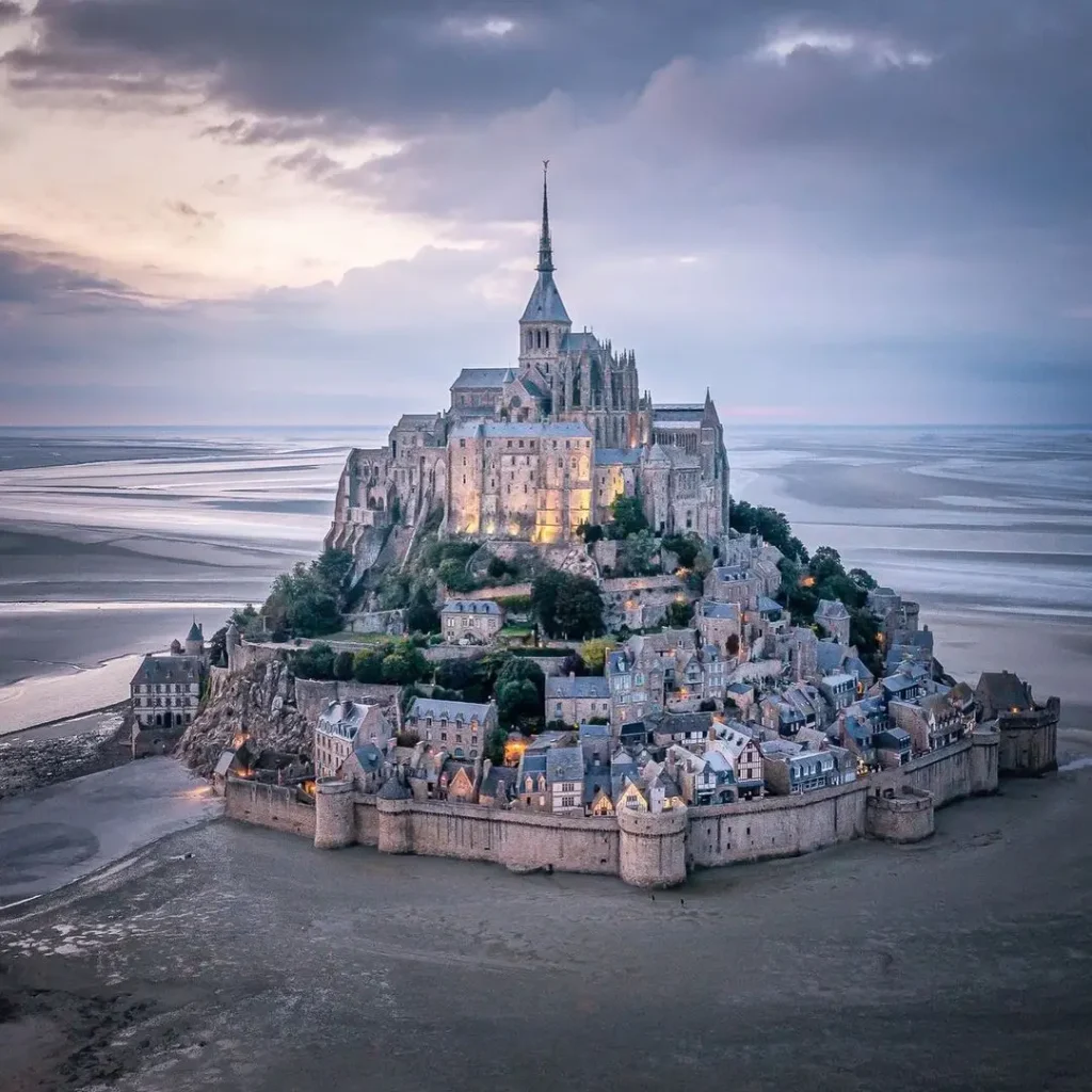 Discover Mont Saint-Michel – A breathtaking island abbey in Normandy, France, perfect for day trips
