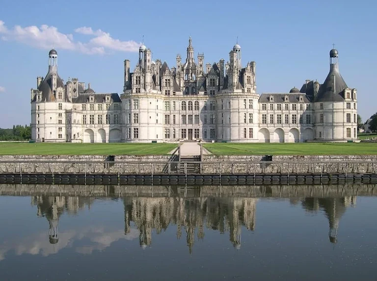 Château de Chambord en France - Melnic Cars