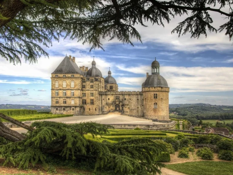 Hautefort Castle in Dordogne, France - Melnic Cars