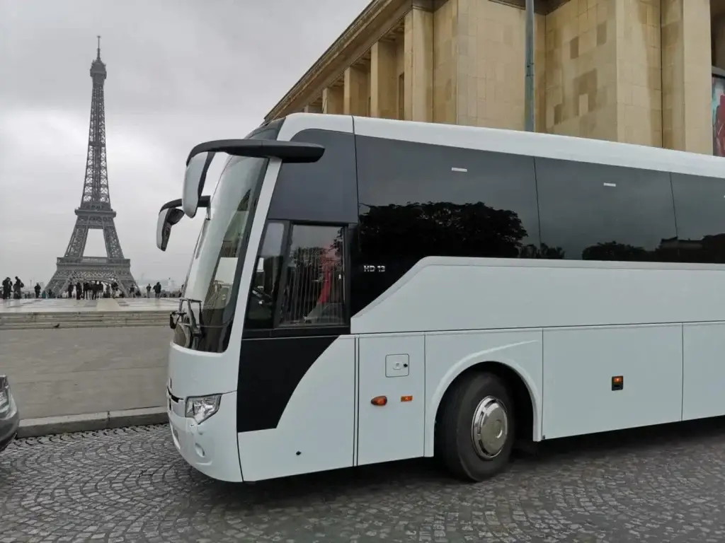 Melnic Cars-Paris-Bus-Tour-Eiffel-transport-tourisme-visite-capitale